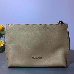 Calvin Klein clutch🌻
